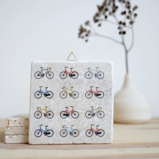 Steinfliese Fahrräder bunt