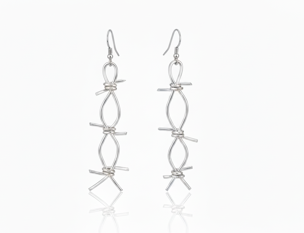 i_AM Anna Stacheldraht Kettenohrringe