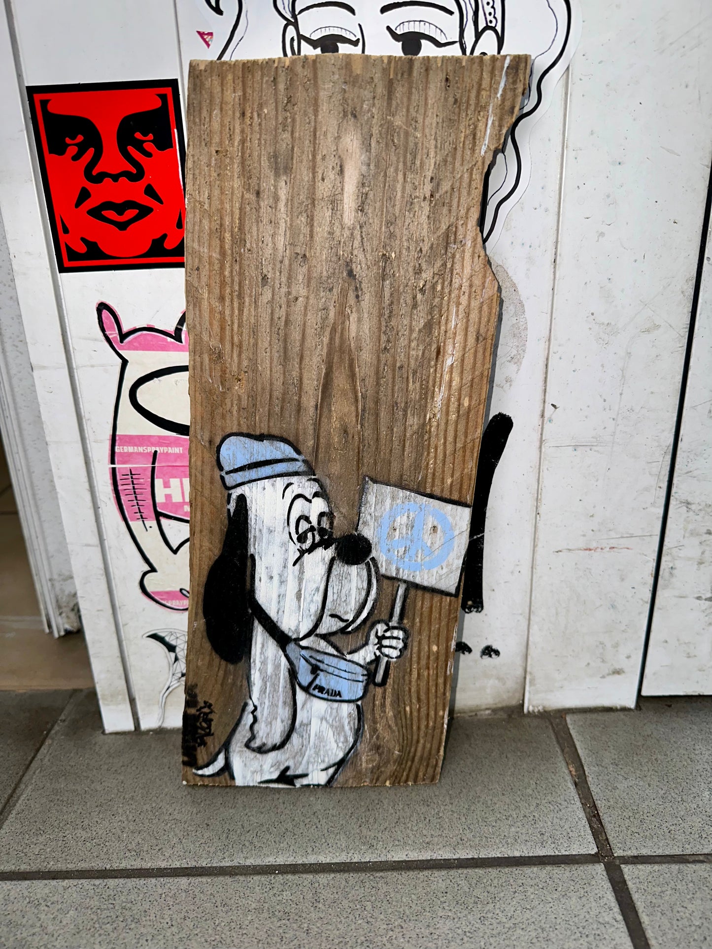 Prada Hund DROPIX Street Art