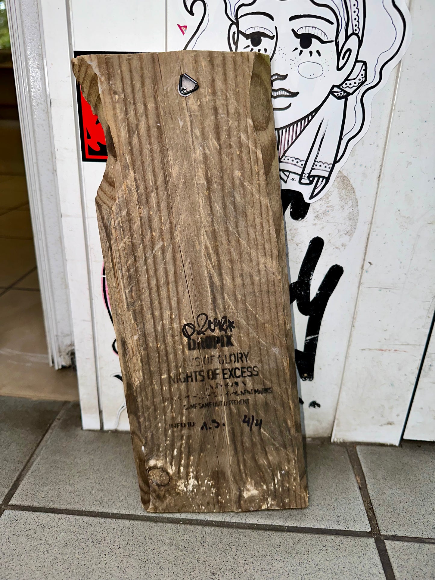 Prada Hund DROPIX Street Art
