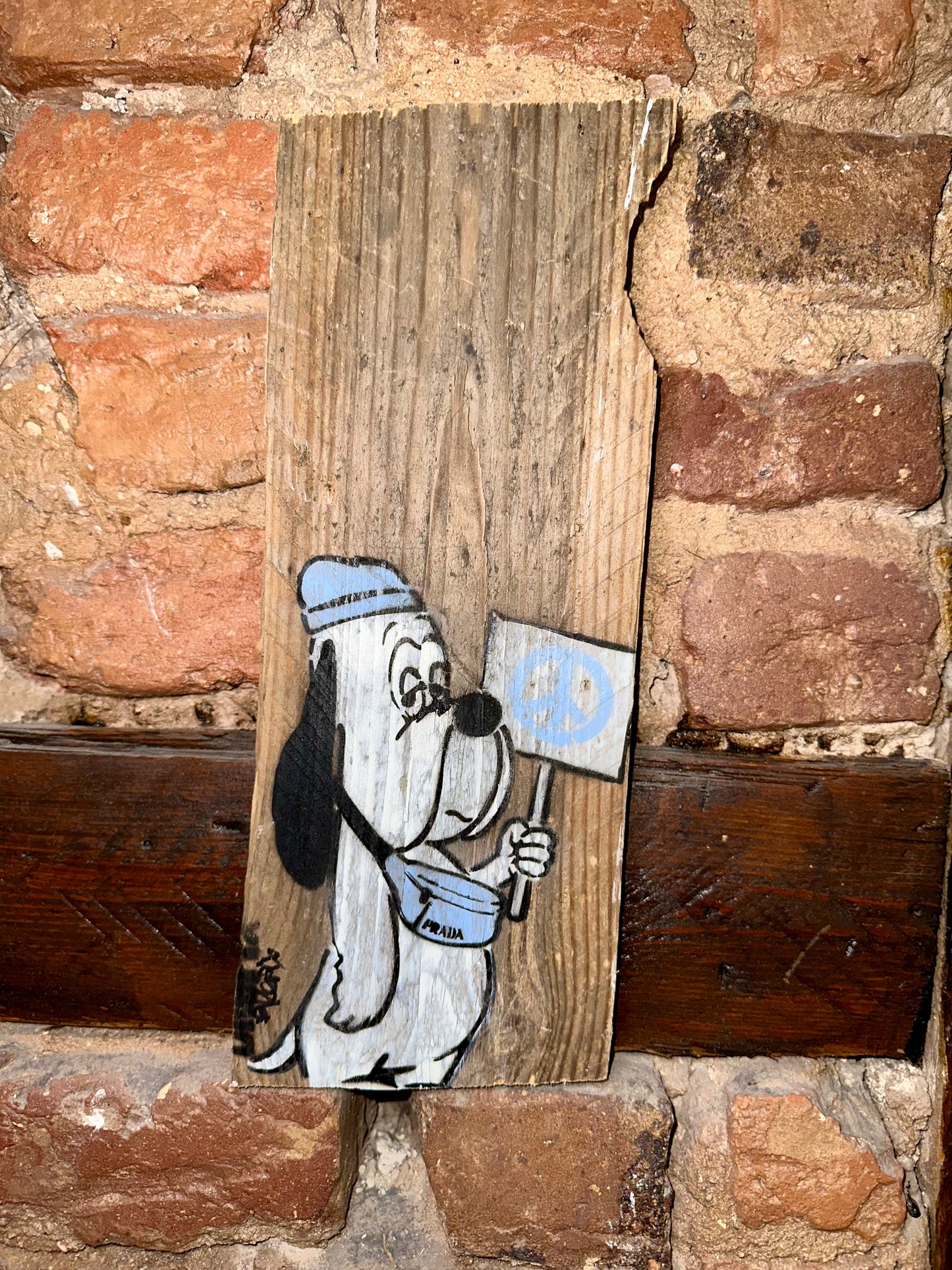 Prada Hund DROPIX Street Art